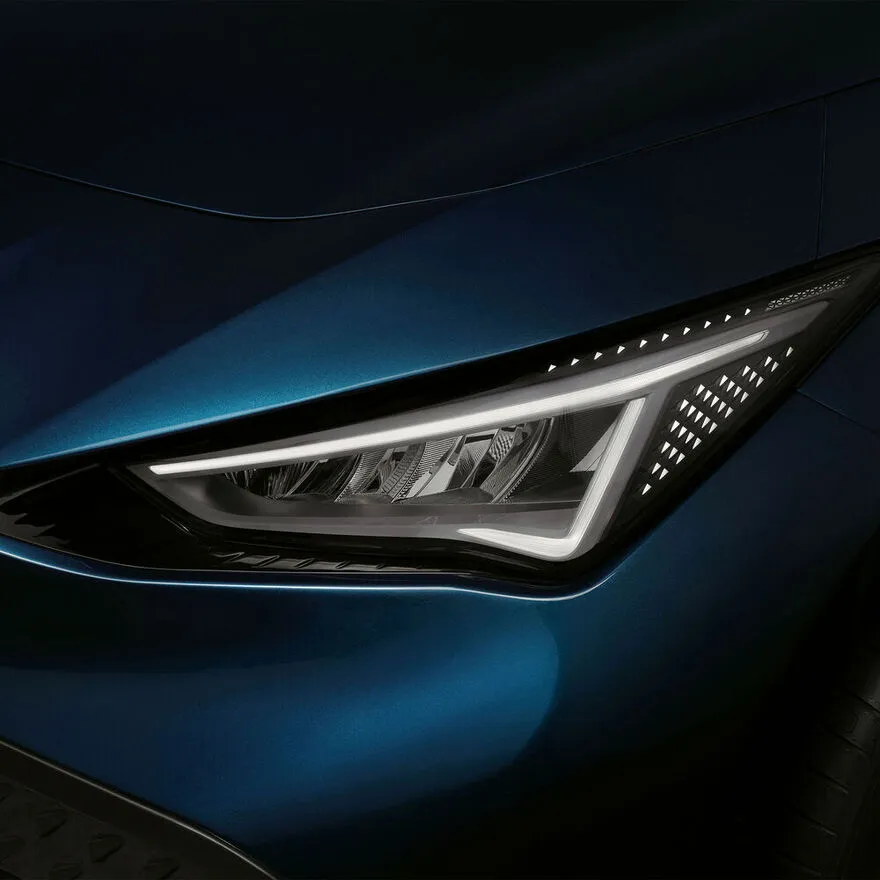 Faróis Full LED com função cerimónia e função de clima adverso